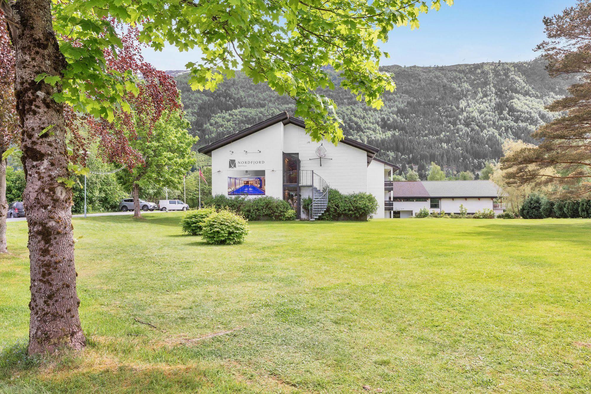 Nordfjord Hotell Nordfjordeid Exterior foto